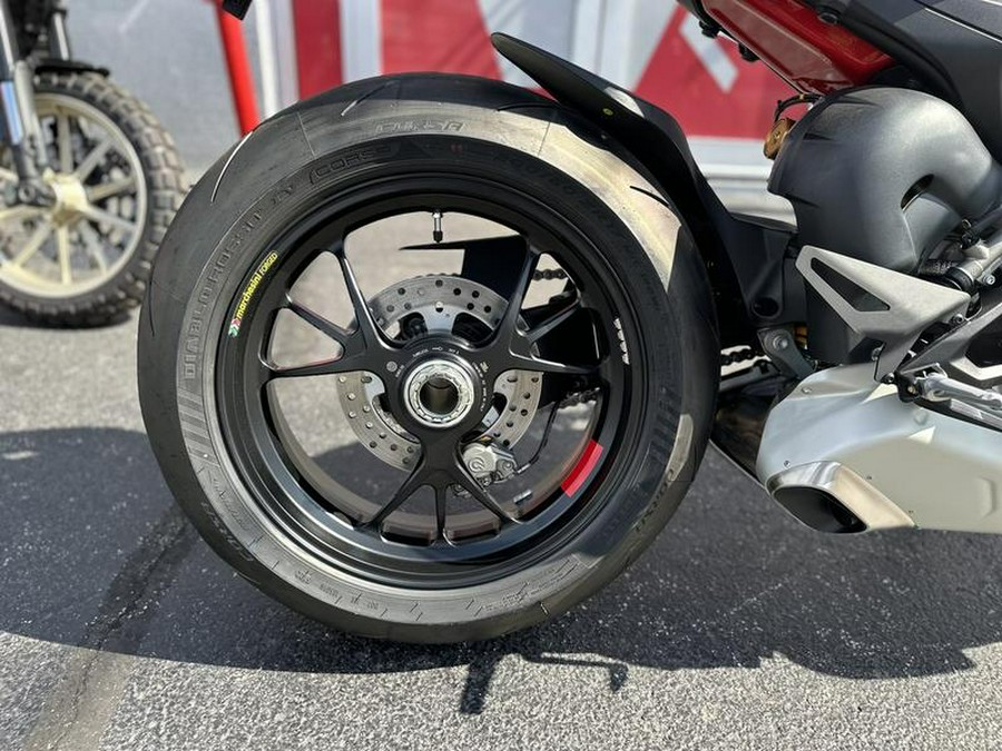 2024 Ducati Streetfighter V4 S Red