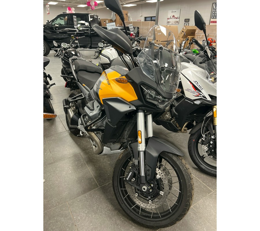 2024 Moto Guzzi Stelvio