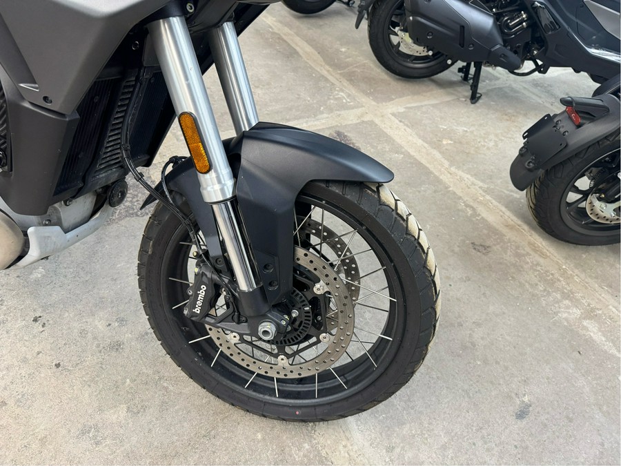 2024 Moto Guzzi Stelvio