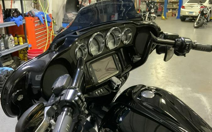 2017 Harley-Davidson FLHXS Street Glide Special