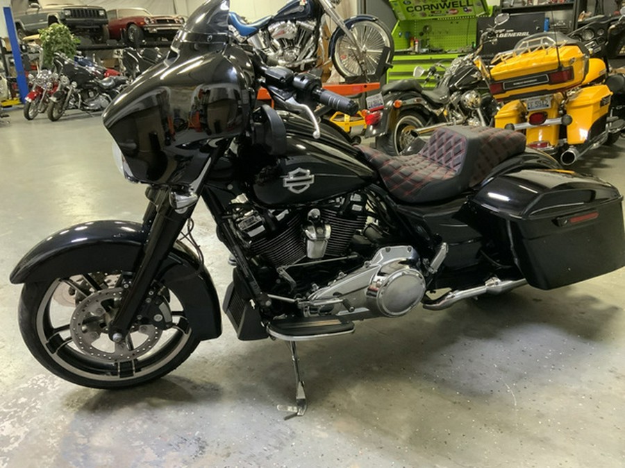 2017 Harley-Davidson FLHXS Street Glide Special