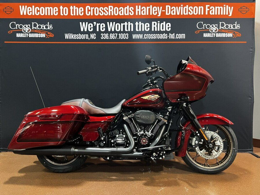 2023 Harley-Davidson Road Glide Heirloom Red Fade