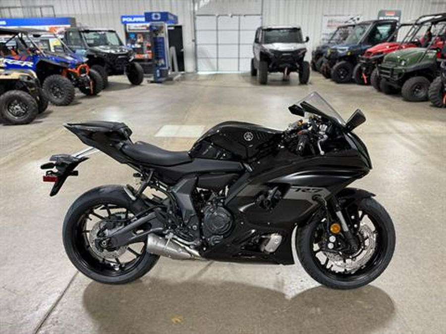 2025 Yamaha YZF-R7