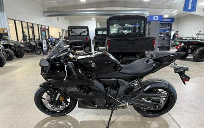 2025 Yamaha YZF-R7