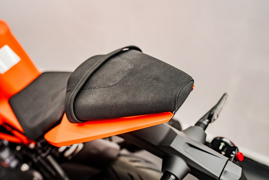 2023 KTM RC 390
