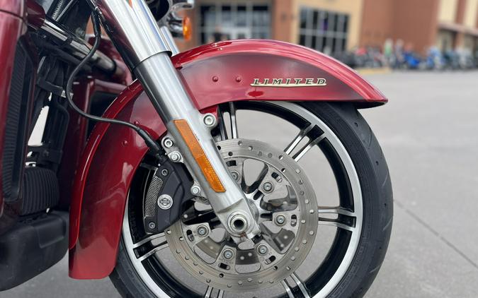 2023 Harley-Davidson® FLHTK Ultra Limited Heirloom Red Fade 659409