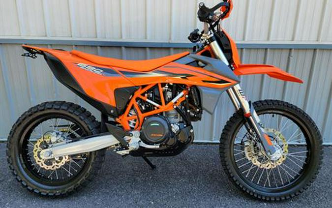 2024 KTM 690 Enduro R