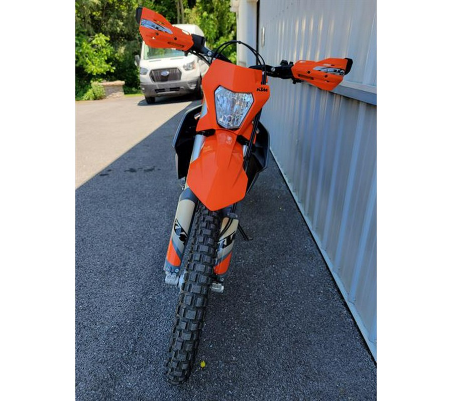 2024 KTM 690 Enduro R