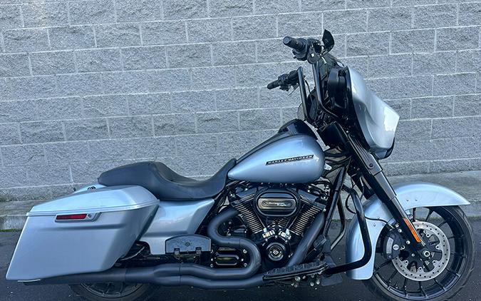 Harley-Davidson® Street Glide® Special 2019 FLHXS 611153A BARRACUDA SLV