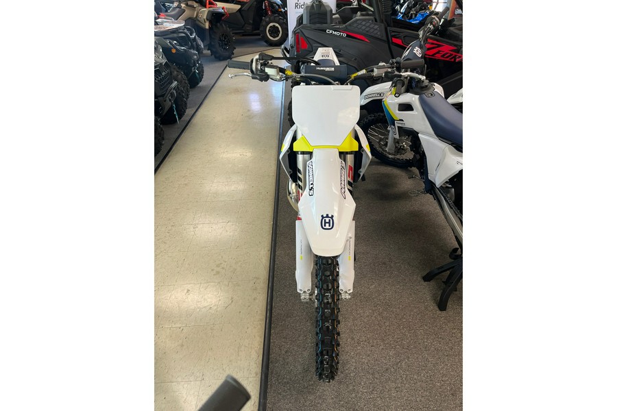 2025 Husqvarna Motorcycles TC 300