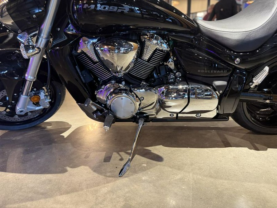 New 2025 Suzuki BOULEVARD M109R