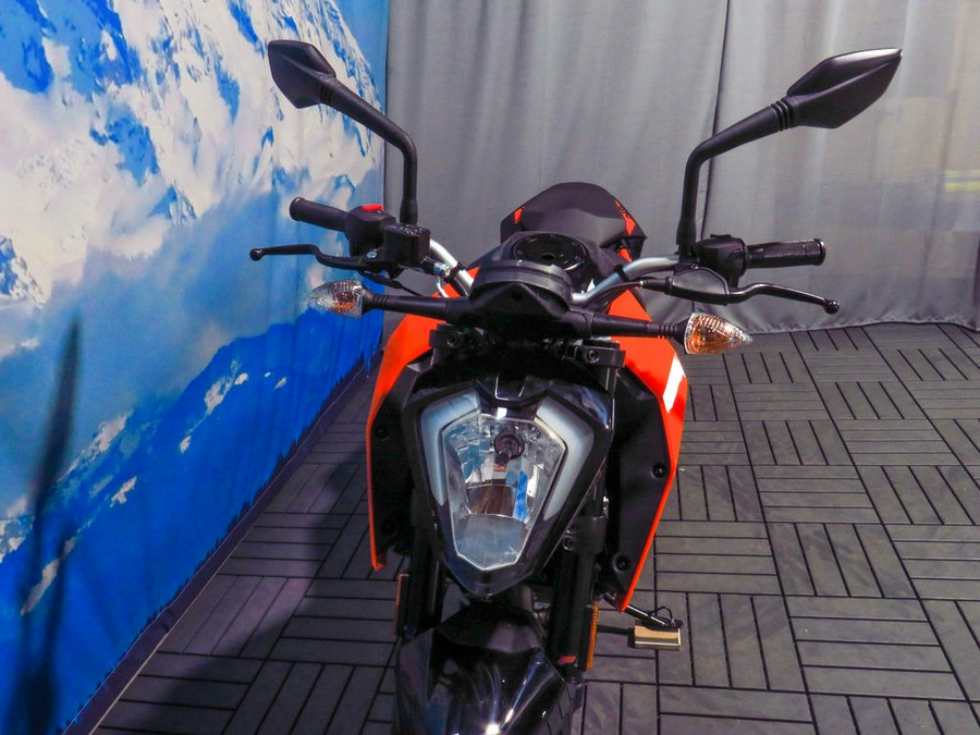 2023 KTM 200 Duke