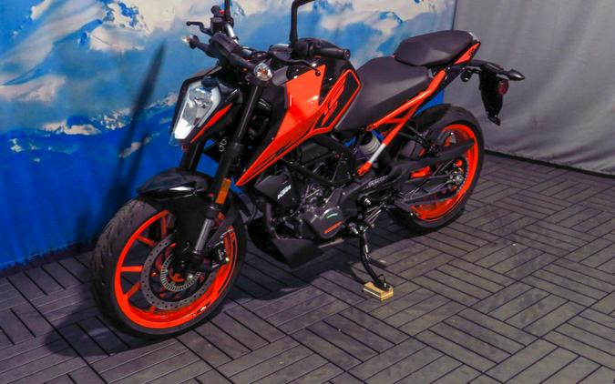 2023 KTM 200 Duke