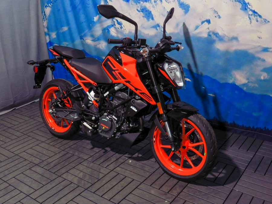 2023 KTM 200 Duke