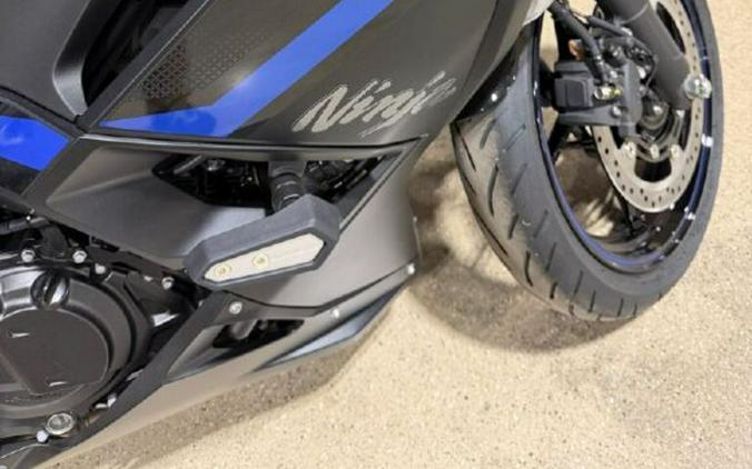 2025 Kawasaki Ninja® 500 KRT Edition SE ABS