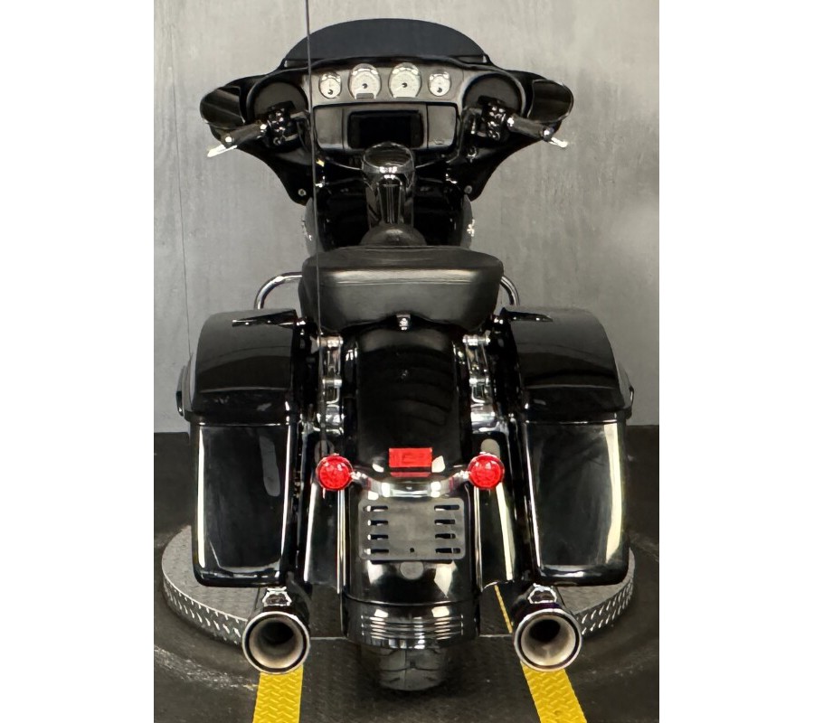2019 Harley-Davidson® Street Glide® FLHX BLACK