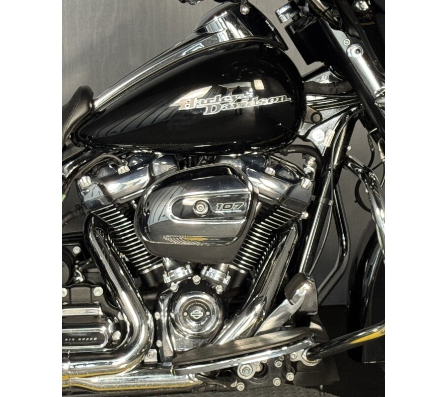 2019 Harley-Davidson® Street Glide® FLHX BLACK