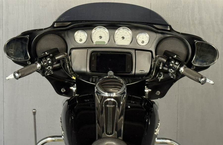 2019 Harley-Davidson® Street Glide® FLHX BLACK