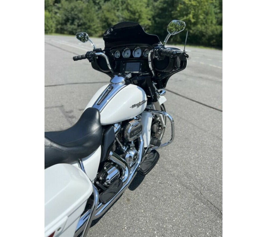 FLHXS 2017 Street Glide Special