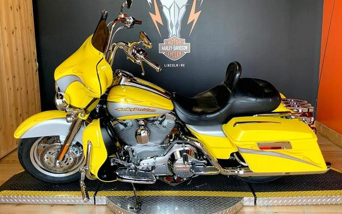 2005 Harley-Davidson® FLHTCSE2
