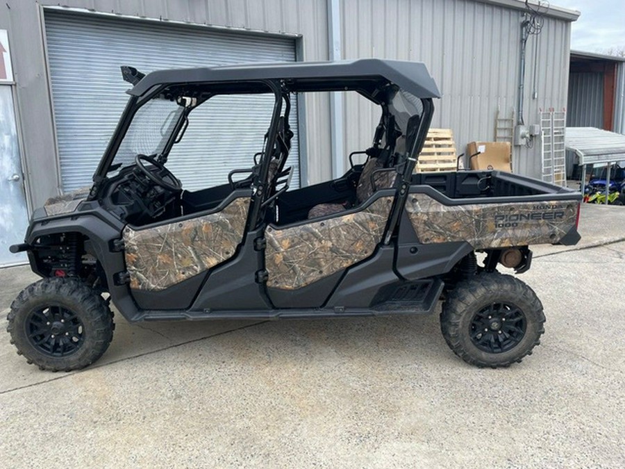 2023 Honda Pioneer 1000-6 Deluxe Crew