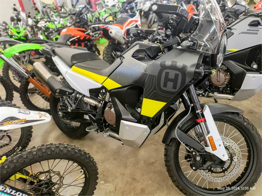 2023 Husqvarna Norden 901