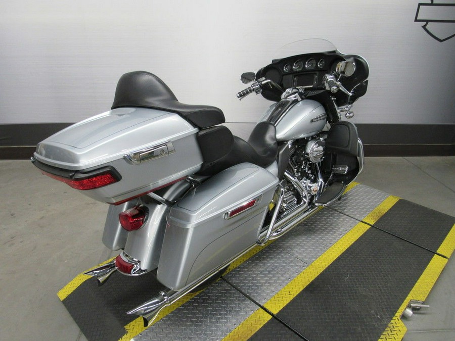 2015 Harley-Davidson® FLHTCUL - Electra Glide® Ultra Classic® Low