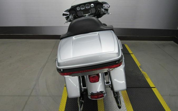 2015 Harley-Davidson® FLHTCUL - Electra Glide® Ultra Classic® Low