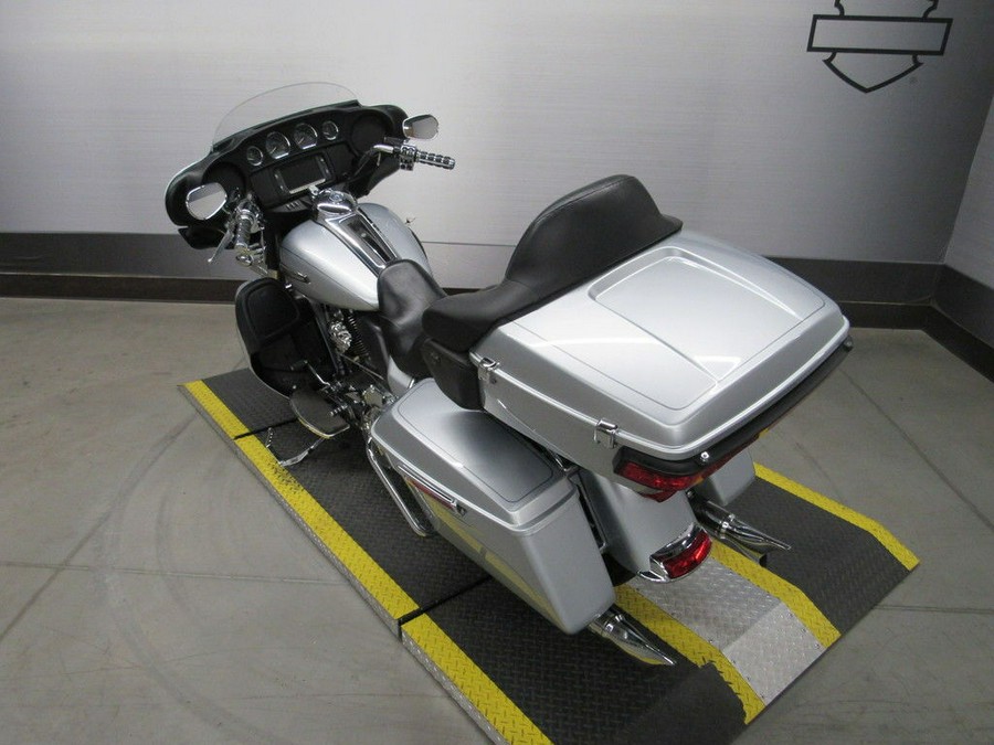 2015 Harley-Davidson® FLHTCUL - Electra Glide® Ultra Classic® Low