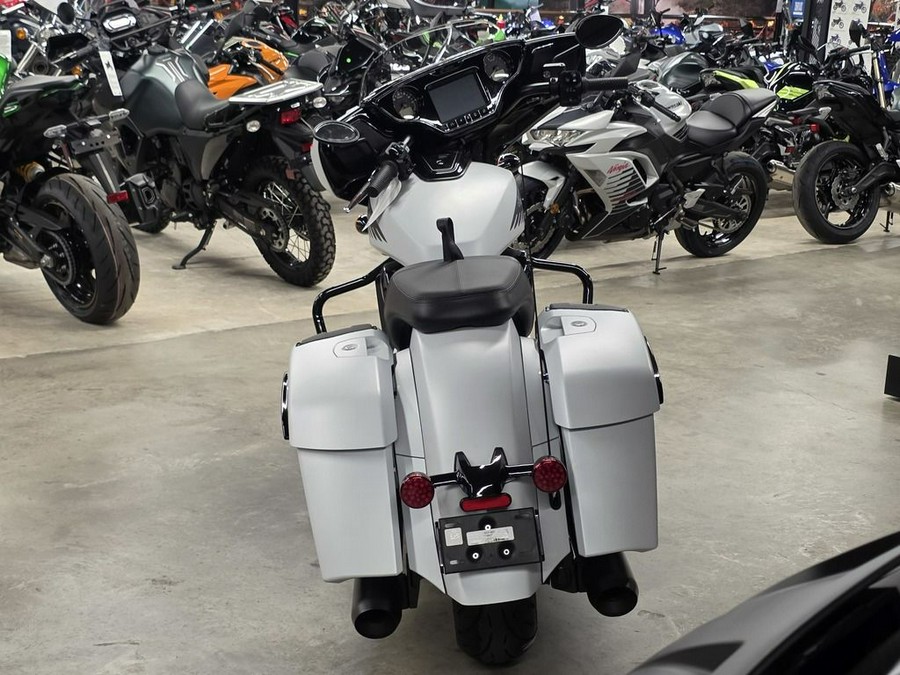 2025 Indian Motorcycle® Chieftain® PowerPlus Dark Horse® with PowerBand Audio Package