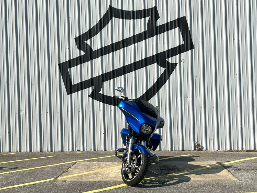 2024 Harley-Davidson® Street Glide® Blue Burst