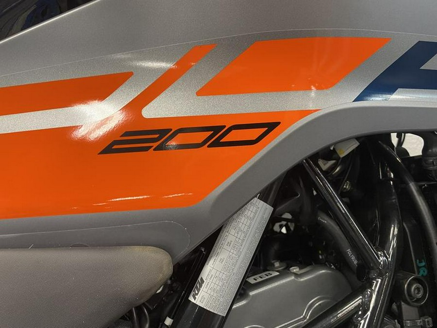 2023 KTM 200 Duke