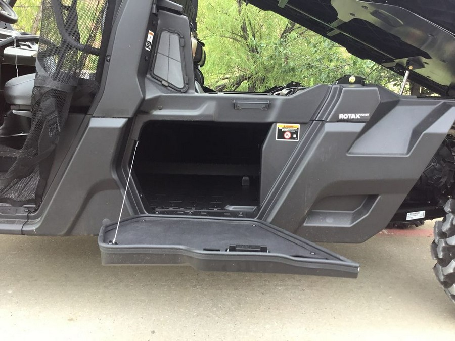 2026 Can-Am® Defender PRO XT HD10