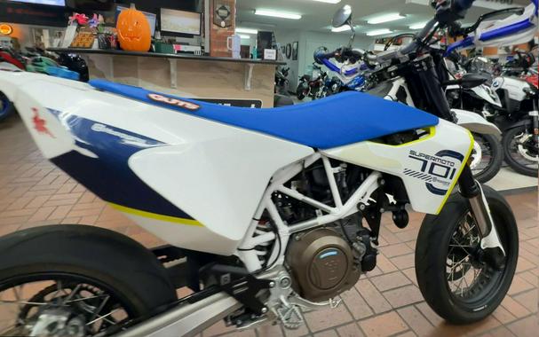 2019 HUSQVARNA 701 SUPERMOTO