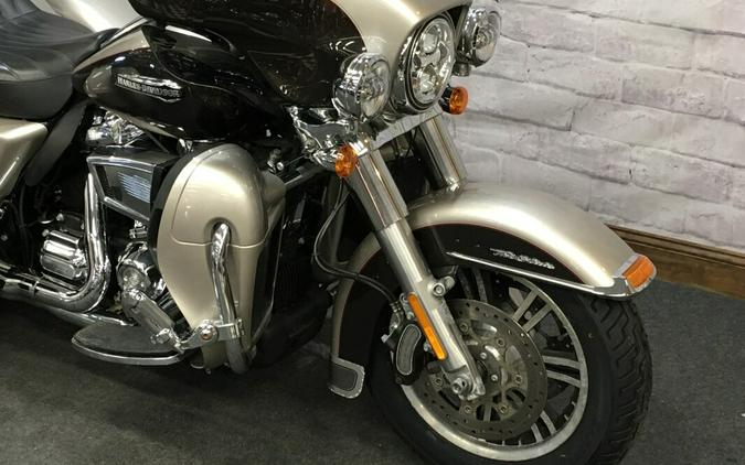 2018 Harley-Davidson Tri Glide Ultra Silver Fortune/Sumatra Brown FLHTCUTG