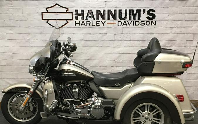 2018 Harley-Davidson Tri Glide Ultra Silver Fortune/Sumatra Brown FLHTCUTG