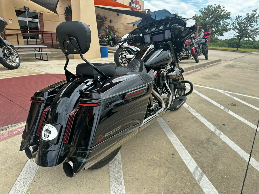 2022 Harley-Davidson CVO™ Street Glide®