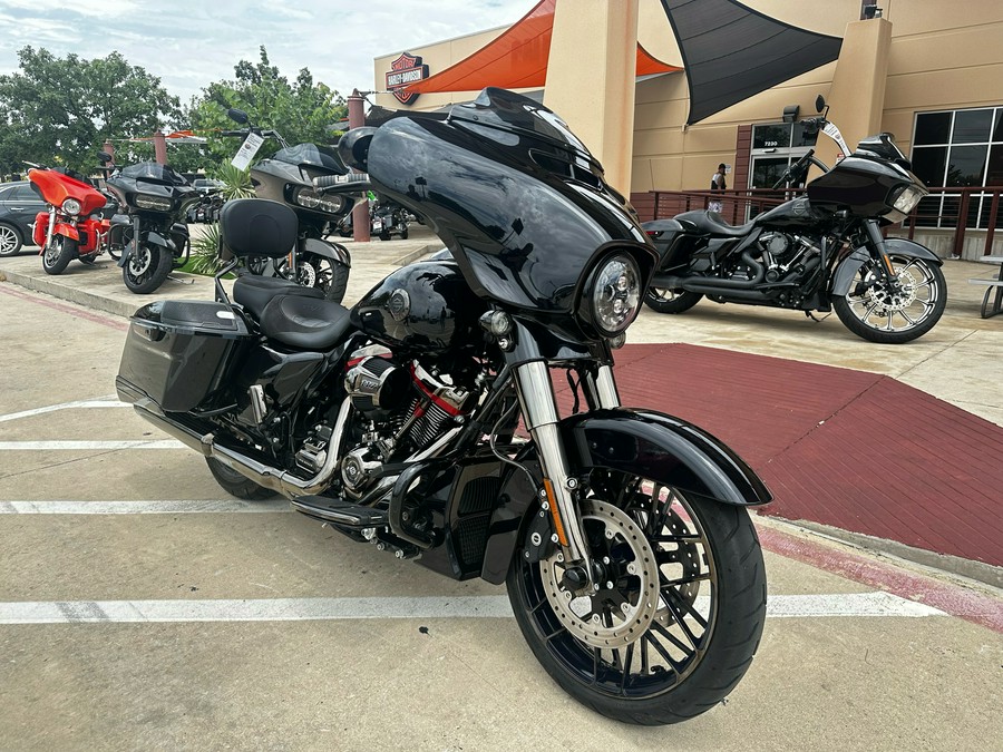 2022 Harley-Davidson CVO™ Street Glide®