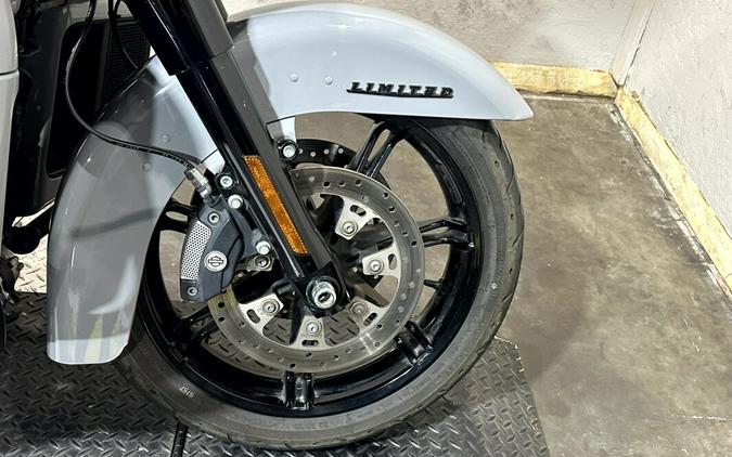 Harley-Davidson® Road Glide™ Limited 2024 FLTRK 623586A BILLIARD GRAY