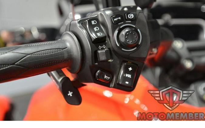 2022 Can-Am Spyder F3 Limited Chrome Wheels