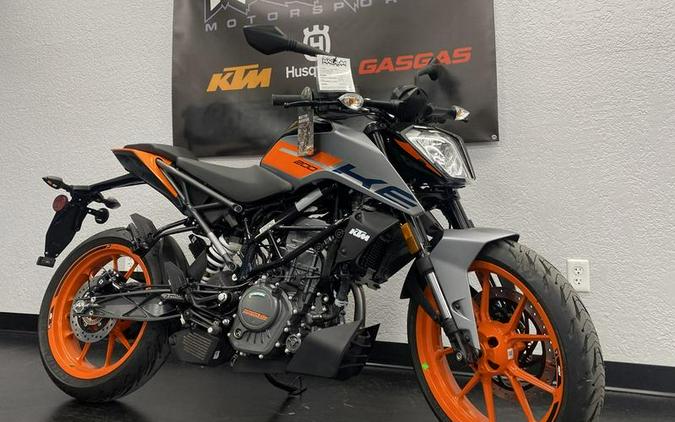 2023 KTM 200 Duke