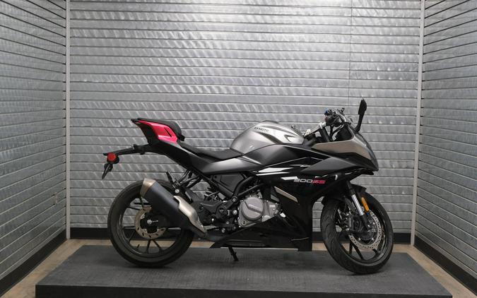 2025 CFMOTO 300SS