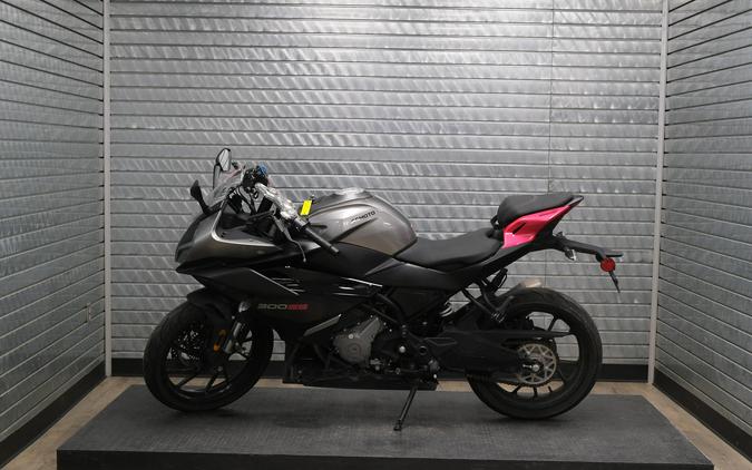 2025 CFMOTO 300SS
