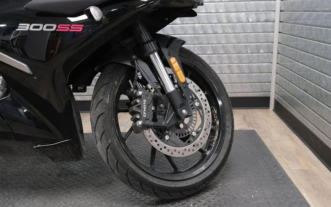 2025 CFMOTO 300SS