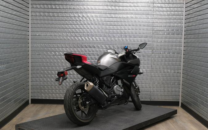 2025 CFMOTO 300SS