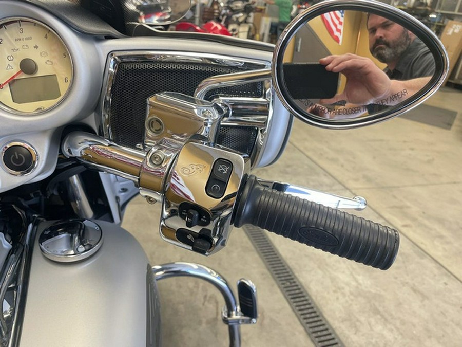 2018 Indian Chieftain Classic ABS Star Silver Smoke