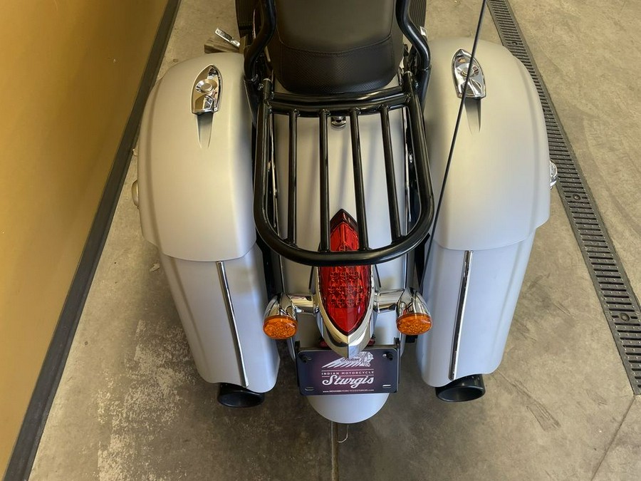 2018 Indian Motorcycle® Chieftain® Classic ABS Star Silver Smoke