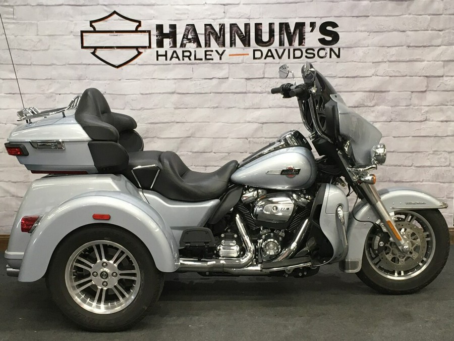 2023 Harley-Davidson Tri Glide Ultra Silver Fortune FLHTCUTG