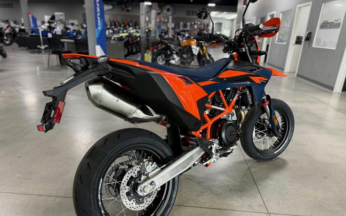 2026 KTM SMC R