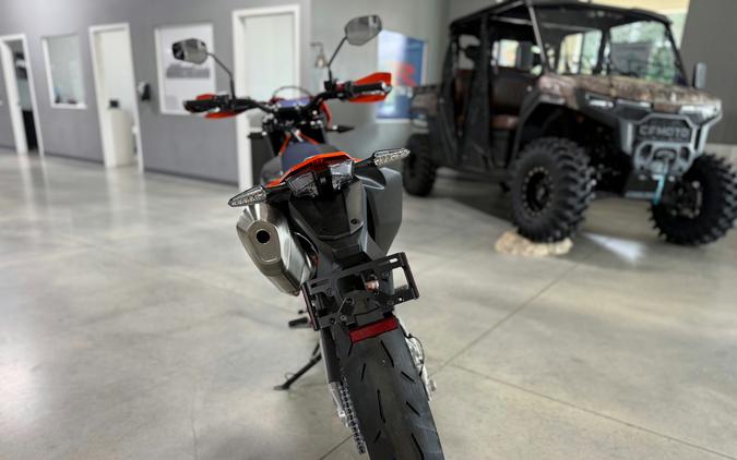 2026 KTM SMC R